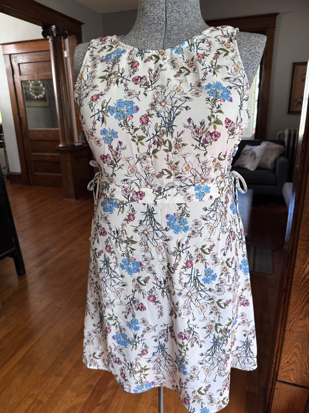 Divided by H & M Floral Mini Dress with Side Lacing Perfect Condition Sz 12. *